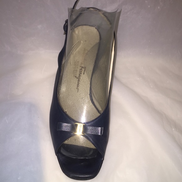 Salvatore Ferragamo Boutique Leather Slingback’s - Picture 3 of 8